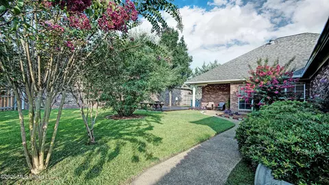 Exterior - 137 Vineyard Blvd, Brandon, MS 39047 photo 7 of 11