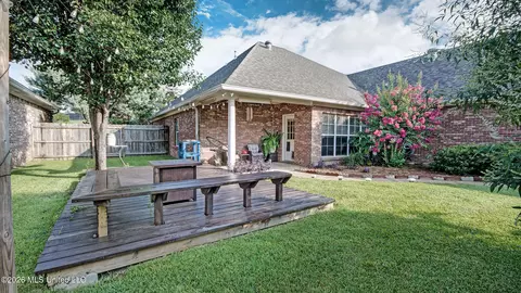 Exterior - 137 Vineyard Blvd, Brandon, MS 39047 photo 4 of 11