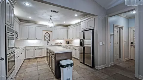 Kitchen - 137 Vineyard Blvd, Brandon, MS 39047 photo 1 of 4