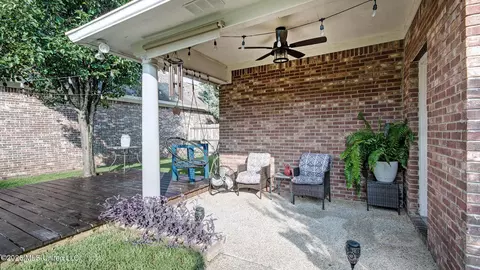 Exterior - 137 Vineyard Blvd, Brandon, MS 39047 photo 6 of 11