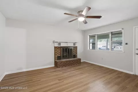 Living - 116 Billy Byrd Dr, Clinton, MS 39056 photo 2 of 2