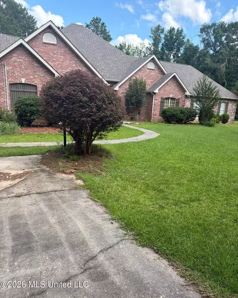 1058 Clabber Creek Dr, Summit, MS 39666 photo 2