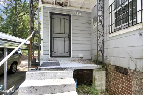 Exterior - 5155 Barrier Pl, Jackson, MS 39204 photo 4 of 7