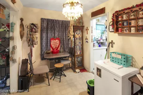 Dining - 5155 Barrier Pl, Jackson, MS 39204 photo 1 of 1