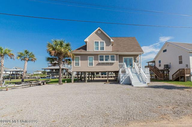 11057 Idaho St, Bay Saint Louis, MS 39520