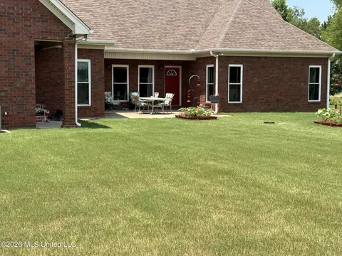 Exterior - 2578 Oak Crossing Dr, Hernando, MS 38632 photo 8 of 12