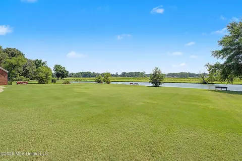 Exterior - 2578 Oak Crossing Dr, Hernando, MS 38632 photo 8 of 8
