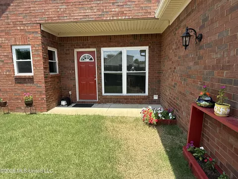 Exterior - 2578 Oak Crossing Dr, Hernando, MS 38632 photo 5 of 8