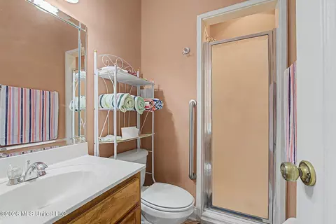 Bath - 2578 Oak Crossing Dr, Hernando, MS 38632 photo 1 of 6