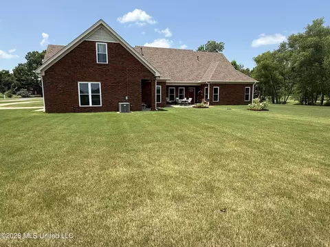 Exterior - 2578 Oak Crossing Dr, Hernando, MS 38632 photo 11 of 12