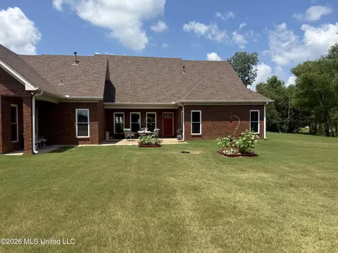 Exterior - 2578 Oak Crossing Dr, Hernando, MS 38632 photo 9 of 12