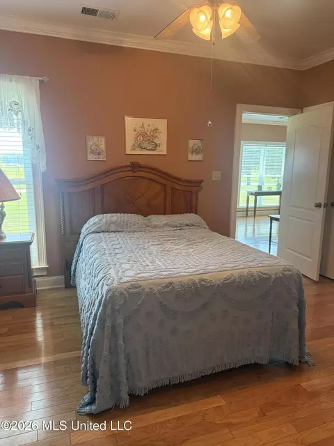 Bedroom - 2578 Oak Crossing Dr, Hernando, MS 38632 photo 6 of 6