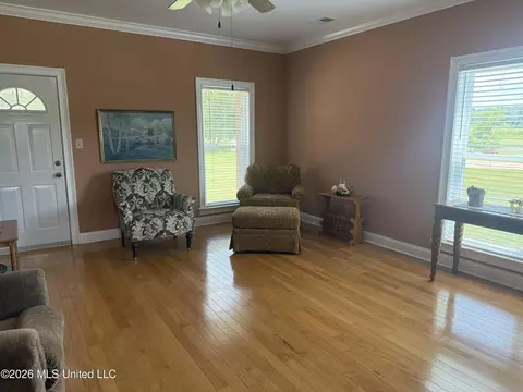 Living - 2578 Oak Crossing Dr, Hernando, MS 38632 photo 3 of 3