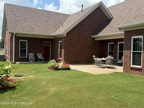 Exterior - 2578 Oak Crossing Dr, Hernando, MS 38632 photo 10 of 12