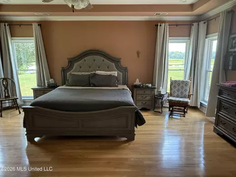 Bedroom - 2578 Oak Crossing Dr, Hernando, MS 38632 photo 2 of 6
