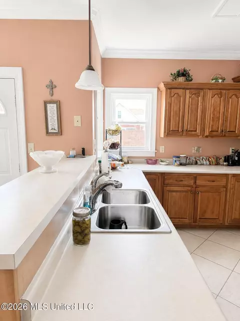 Kitchen - 2578 Oak Crossing Dr, Hernando, MS 38632 photo 1 of 5