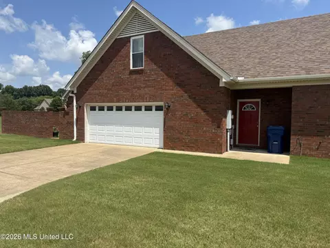 Exterior - 2578 Oak Crossing Dr, Hernando, MS 38632 photo 7 of 12