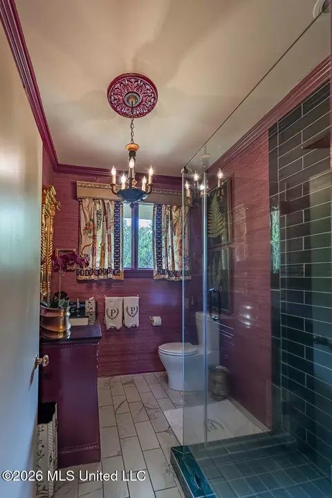 Bath - 3 Bingaman Ln, Natchez, MS 39120 photo 1 of 6