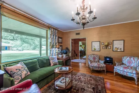 Living - 3 Bingaman Ln, Natchez, MS 39120 photo 2 of 6