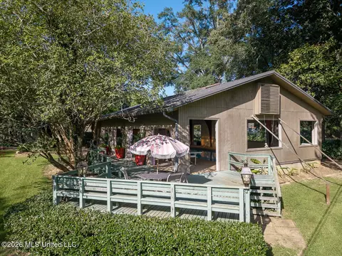 Exterior - 3 Bingaman Ln, Natchez, MS 39120 photo 10 of 12
