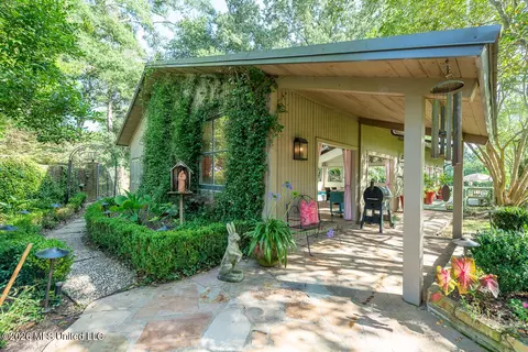 Exterior - 3 Bingaman Ln, Natchez, MS 39120 photo 7 of 12