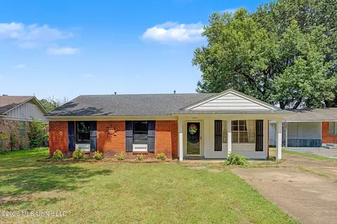 8351 Whitehead Dr, Southaven, MS 38671