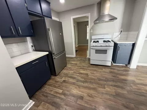 Kitchen - 618 Launcelot Rd, Jackson, MS 39206 photo 2 of 2