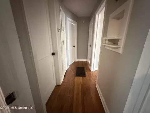 Entry Way - 618 Launcelot Rd, Jackson, MS 39206 photo 1 of 2