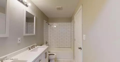 Bath - 618 Launcelot Rd, Jackson, MS 39206 photo 1 of 2