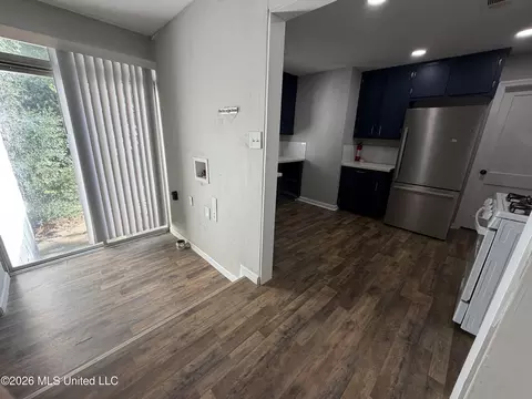 Entry Way - 618 Launcelot Rd, Jackson, MS 39206 photo 2 of 2