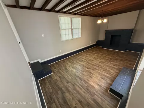 Living - 618 Launcelot Rd, Jackson, MS 39206 photo 6 of 6