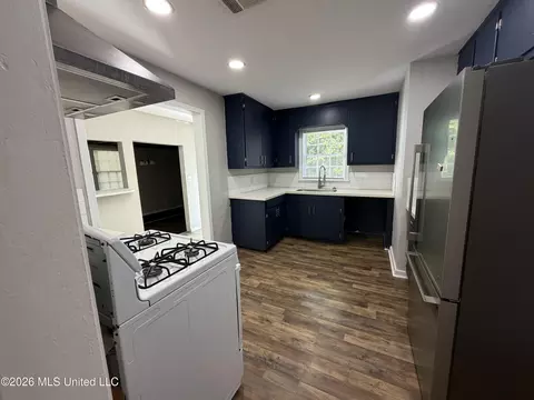 Kitchen - 618 Launcelot Rd, Jackson, MS 39206 photo 1 of 2
