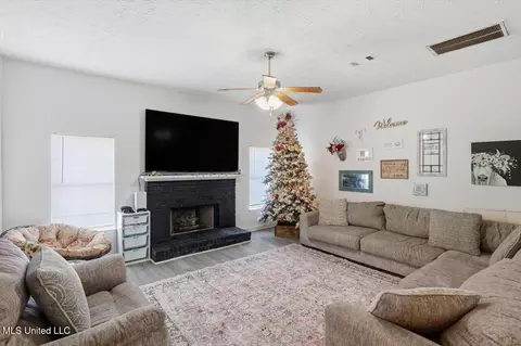 Living - 204 Lyle Cir, Brandon, MS 39042 photo 1 of 2