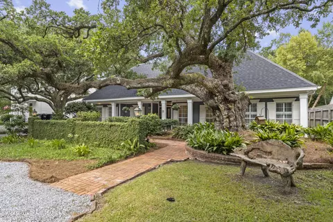 11 Japonica Dr, Pass Christian, MS 39571