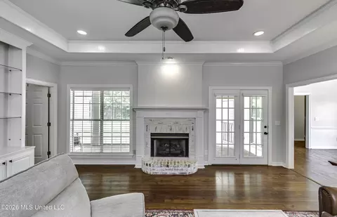 Living - 85 Eastgate Dr, Brandon, MS 39042 photo 3 of 4