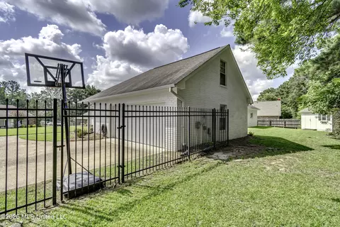 Exterior - 85 Eastgate Dr, Brandon, MS 39042 photo 13 of 20