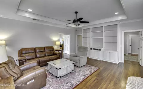 Living - 85 Eastgate Dr, Brandon, MS 39042 photo 1 of 4