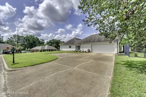 Exterior - 85 Eastgate Dr, Brandon, MS 39042 photo 6 of 20