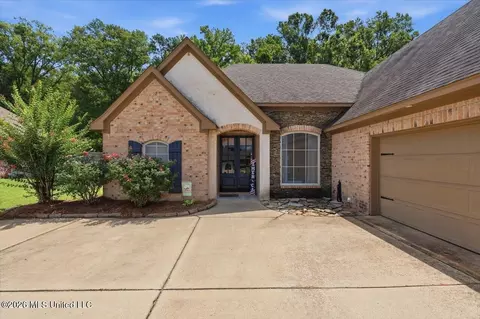 Exterior - 200 Belle Oak Dr, Brandon, MS 39042 photo 2 of 6
