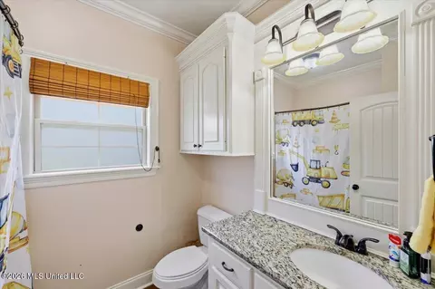 Bath - 200 Belle Oak Dr, Brandon, MS 39042 photo 4 of 4