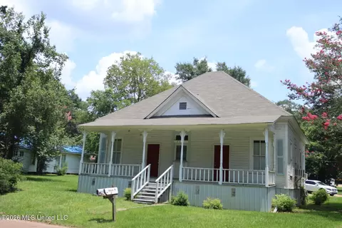 802 Union St, Brookhaven, MS 39601 photo 2