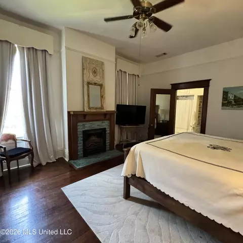 Bedroom - 212 Linton Ave, Natchez, MS 39120 photo 8 of 8