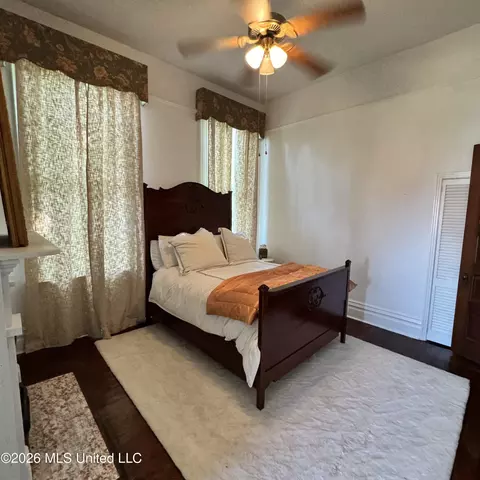 Bedroom - 212 Linton Ave, Natchez, MS 39120 photo 6 of 8