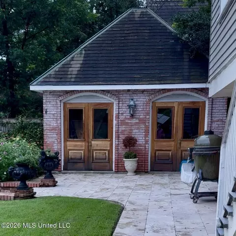 Exterior - 212 Linton Ave, Natchez, MS 39120 photo 4 of 5