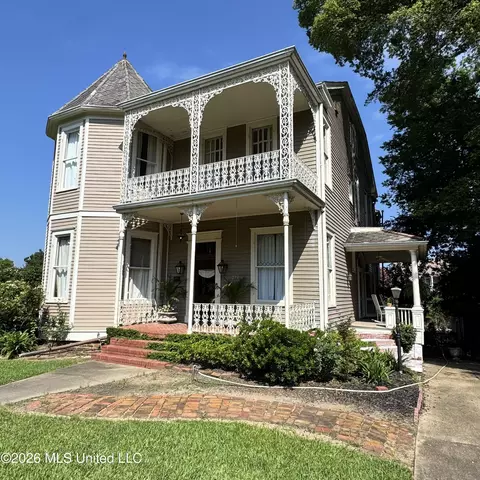 Exterior - 212 Linton Ave, Natchez, MS 39120 photo 2 of 5