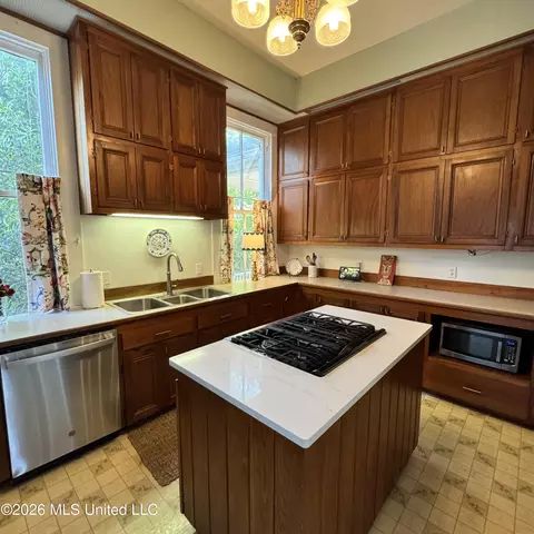 Kitchen - 212 Linton Ave, Natchez, MS 39120 photo 1 of 3