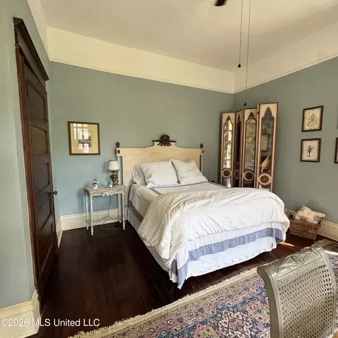 Bedroom - 212 Linton Ave, Natchez, MS 39120 photo 3 of 8