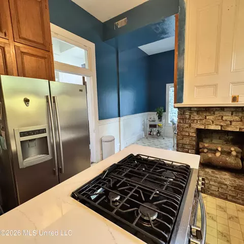 Kitchen - 212 Linton Ave, Natchez, MS 39120 photo 2 of 3