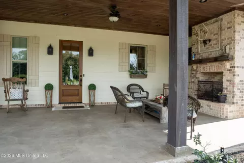 Exterior - 553 Tara Rd, Brandon, MS 39042 photo 6 of 17