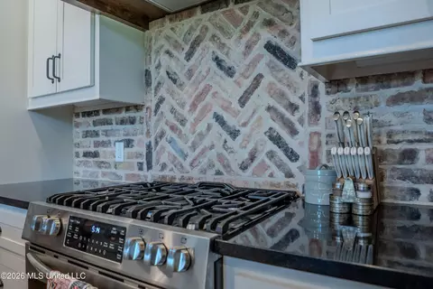 Kitchen - 553 Tara Rd, Brandon, MS 39042 photo 3 of 4